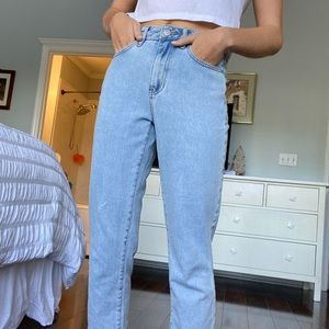 Light wash blue mom jeans!